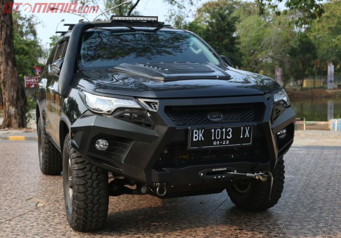 Toyota Fortuner VRZ pakai bumper Gladiator