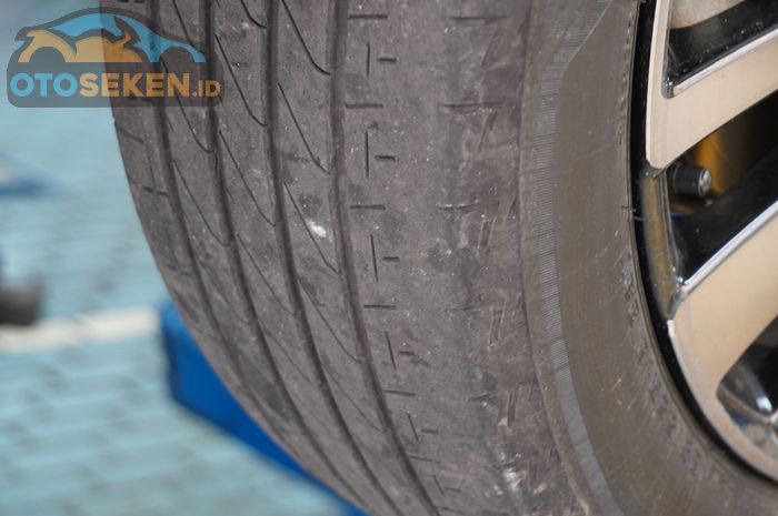 Penyebab ban mobil habis tidak rata