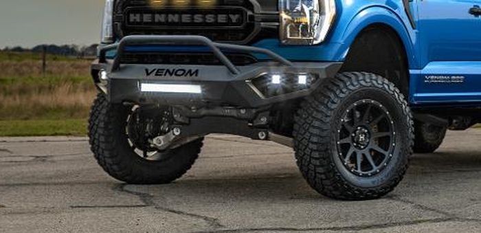 Ford F-150 ditopang pelek 20 inci dengan balutan ban 32 inci