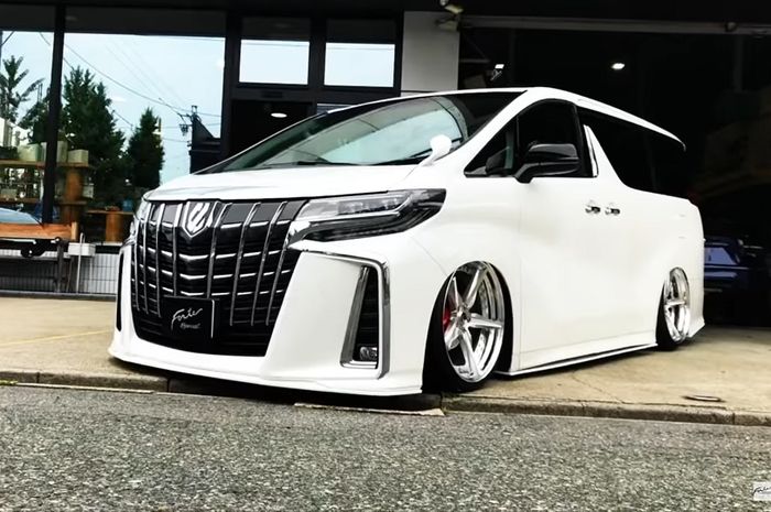 Modifikasi Toyota Alphard tampil elegan dan menawan berkat ubahan simpel
