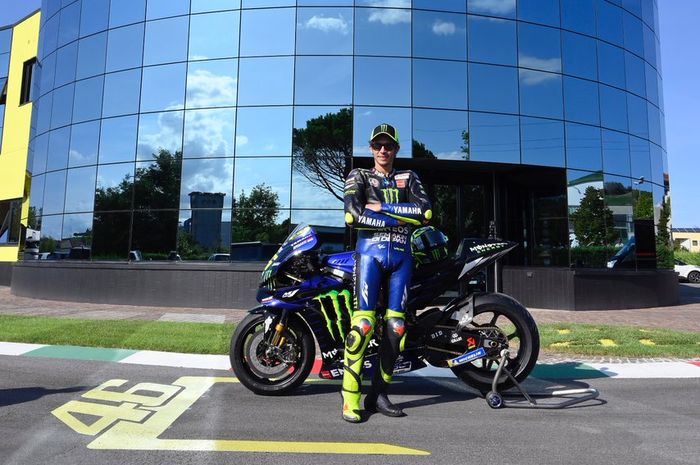 Valentino Rossi saat bertandang ke markas VR46 di Tavullia, Ialia, menjelang MotoGP San Marino
