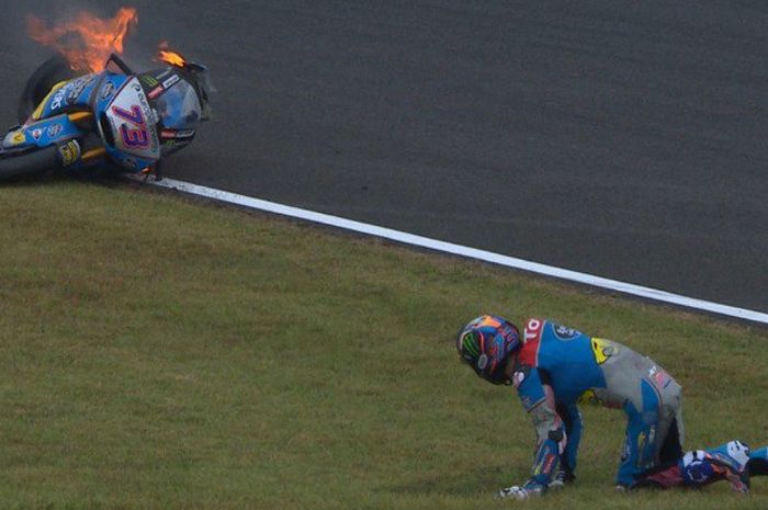 Alex Marquez mengalami highside di akhir sesi FP1 Moto2 