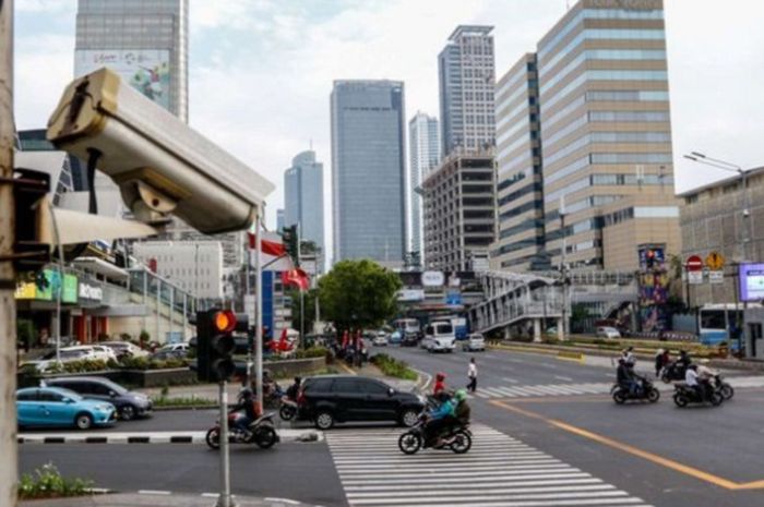 CCTV tilang elektronik sudah terpasang di beberapa ruas jalan di Jakarta.