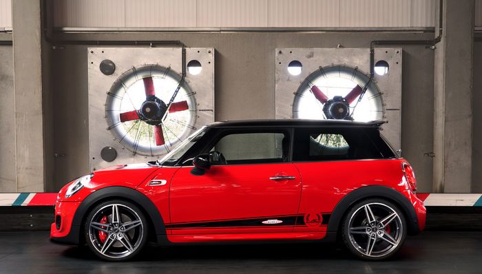 MINI Cooper JCW pakai body kit minimalis dari AC Schnitzer