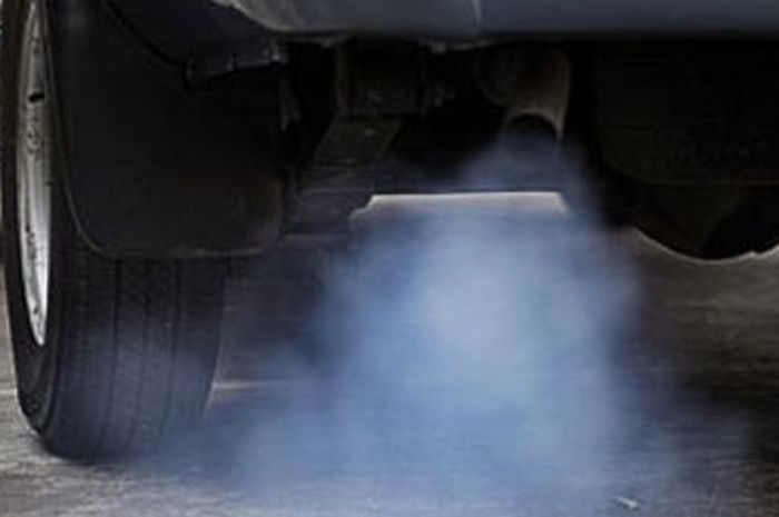 ilustrasi asap mesin diesel