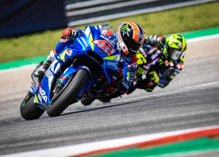 Alex Rins berhasil keluar sebagai juara di MotoGP Amerika ketika   mengalahkan idolanya saat masih kecil, Valentino Rossi