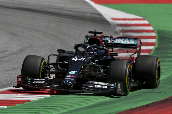 Gagal bersinar di hari pertama F1 Stiria, Bos tim Mercedes akui ada masalah dengan mobil Lewis Hamilton