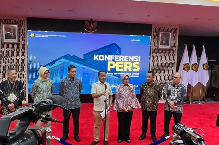 Pemerintah menetapkan penerapan Bahan Bakar Minyak (BBM) jenis solar dengan campuran bahan bakar nabati biodiesel .