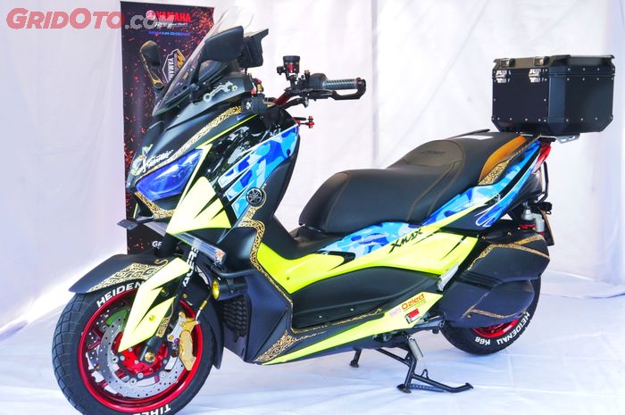 Yamaha XMAX bernuansa batik Cirebon buat touring ke Bali