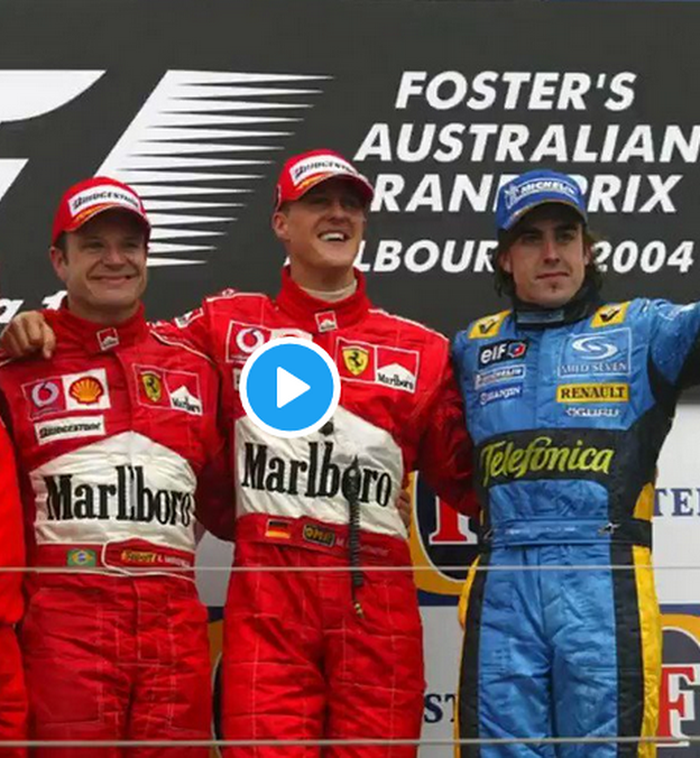 Michael Schumacher ketika memenangkan GP F1 Australia untuk keempat kalinya tahun 2004, diapit rekan setimnya Rubens Barrichello dan Fernando Alonso dari tim Renault