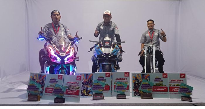 TIga pemenang dari tiga kategori HMC 2024