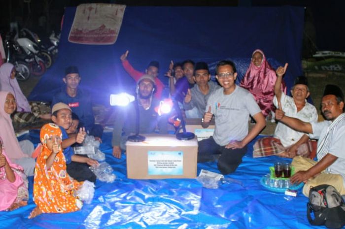 Donasi lampu dari Wahana untuk korban gempa di Lombok