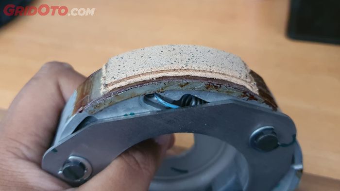 Kampas ganda Yamaha NMAX