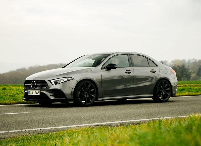 Modifikasi Mercedes-Benz A-Class sedan hasil garapan Lorinser, Jerman