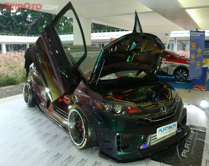 Honda Jazz Rocket Bunny habiskan dana Rp 400 juta