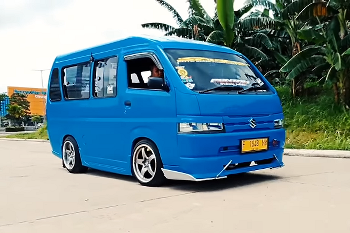 Modifikasi angkot Suzuki Carry dengan tampilan mewah dan elegan