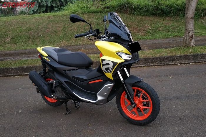 Aprilia SR GT 200