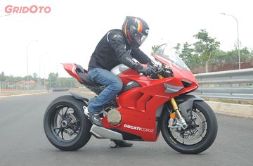 Tinggi jok ducati panigale 1199 deals