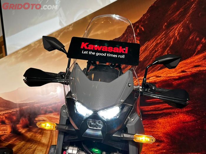Model Kawasaki KLE500 SE sudah dilengkapi dengan hand guard yang kokoh