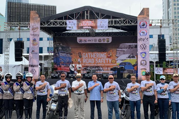 Gathering road safety Volkswagen Club Indonesia