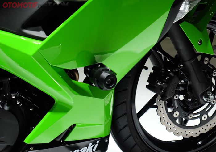 Kawasaki Ninja 250 cc baru yang dipamerkan di Tokyo Motor Show 2017 sudah dilengkapi pelindung fairing