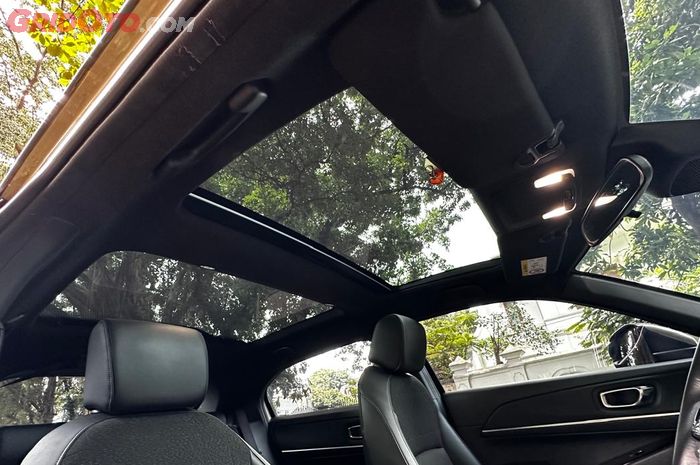 Tak sekadar penamaan, panoramic roof dengan panoramic sunroof punya perbedaan.