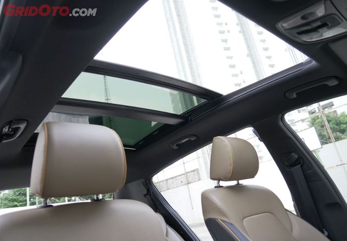 Atap Kia Sportage GT Line dilengkapi panoramic+sunroof