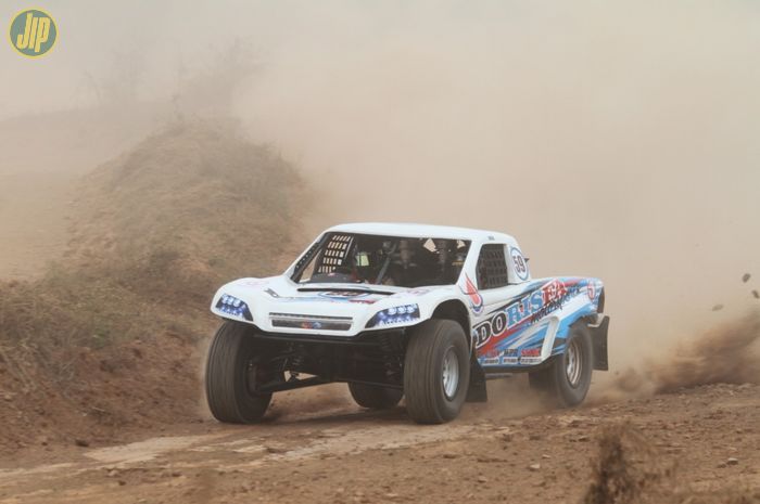 H. Atuy Fathurrahman ketika pakai mobil tubular di speed offroad