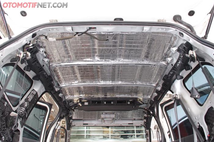 Contoh peredam jenis vibro damping yang dipasang di plafon