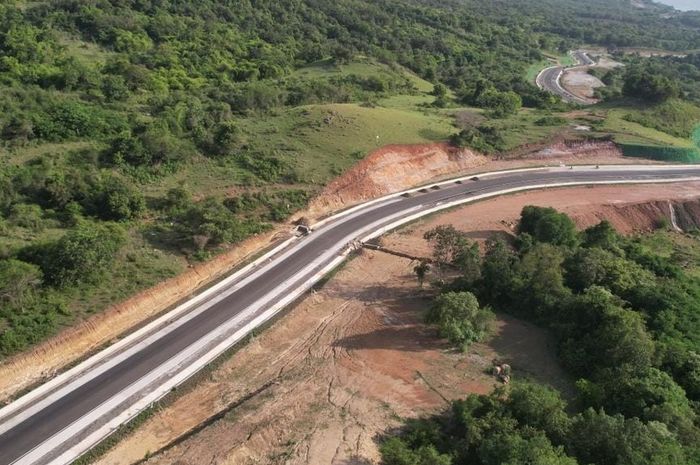 Kementerian PUPR kebut pengerjaan Jalan rute Labuan Bajo-Tanamori sepanjang 25 KM.