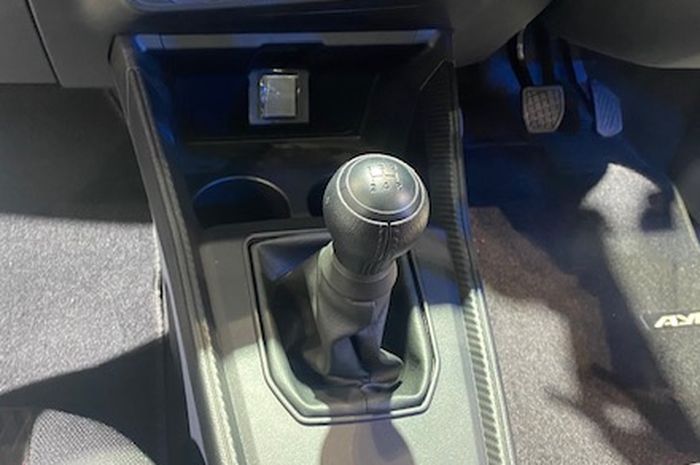 Ilustrasi mobil transmisi manual