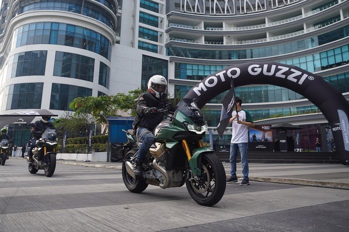 Kami mencoba langsung fitur-fitur Moto Guzzi V100 Mandello dalam peluncurannya di Malaysia