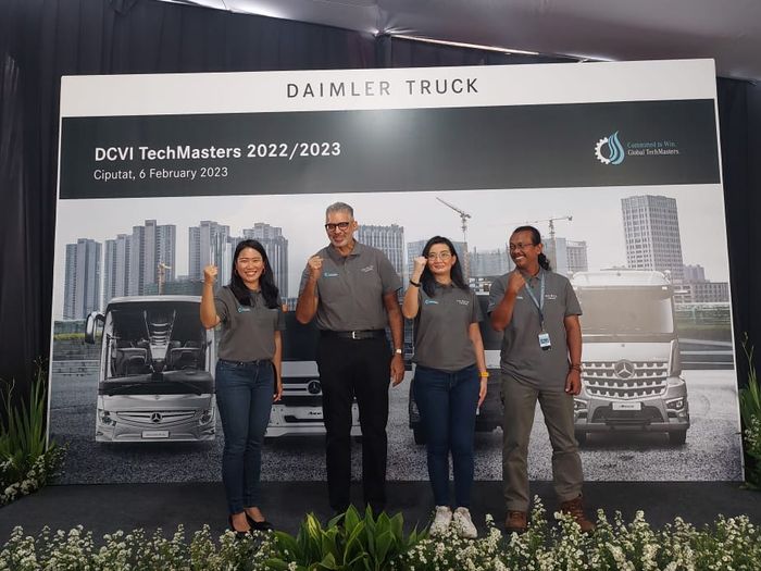 Jajaran direksi PT Daimler Commercial Vehicles Indonesia, saat final DCVI TechMasters 2023.