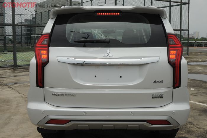Tampilan belakang Mitsubishi New Pajero Sport