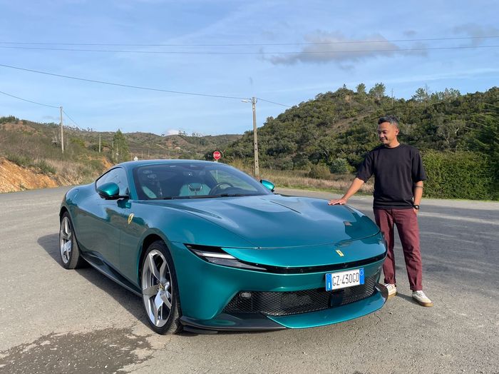 GridOto.com saat menguji Ferrari Amalfi di Portugal (9/12).