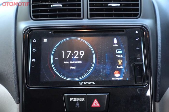 Fitur di headunit Avanza G lebih lengkap dibanding Wuling Confero S tipe C 