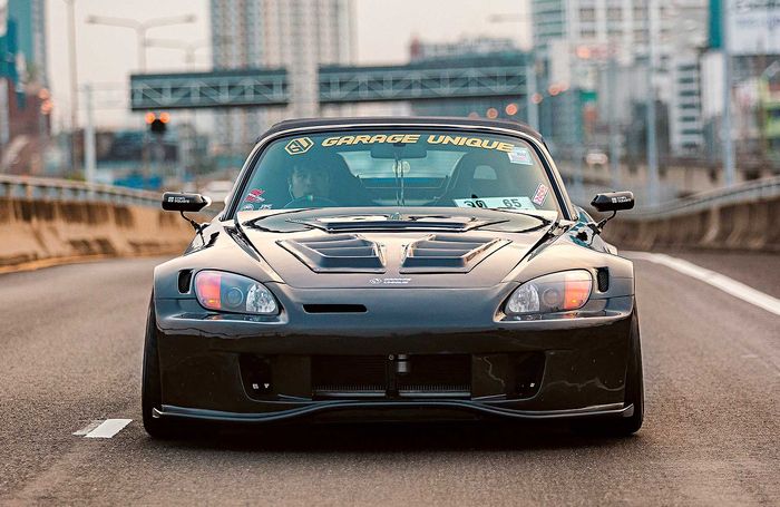 Modifikasi Honda S2000 sangar full serat karbon