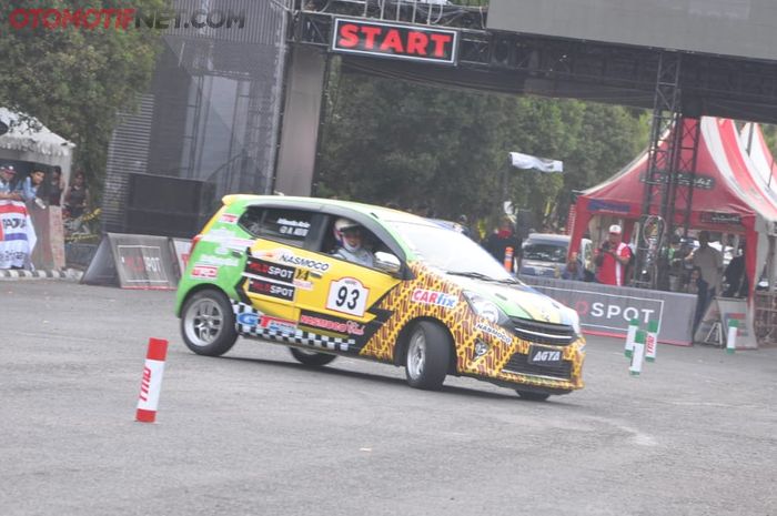 Toyota Agya motif batik andalan Ahmad Adib di Kejurnas Auto Gymkhana ronde 5 Malang