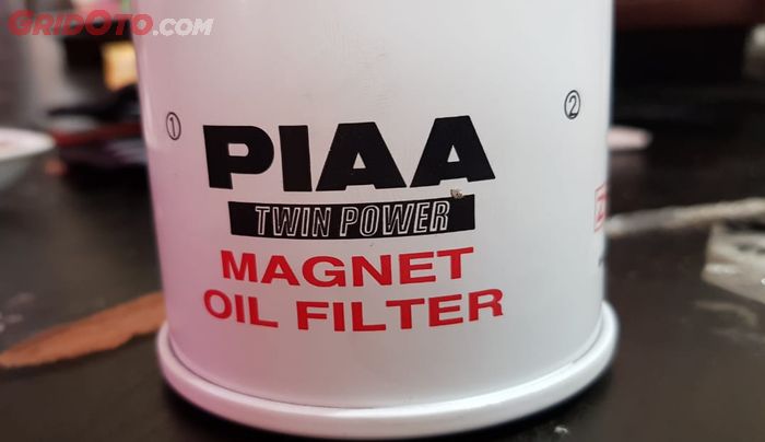 Filter Oli Magnet PIAA punya teknologi untuk menyaring kotoran lebih efektif