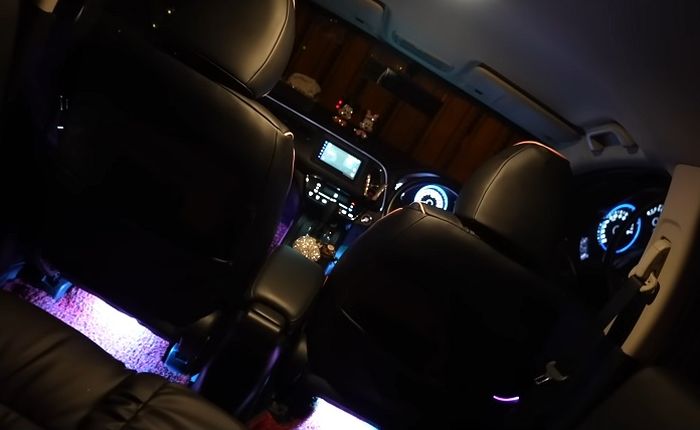 Modifikasi kabin Honda HR-V Jessica Jane ini dikemas nyaman dan rapi