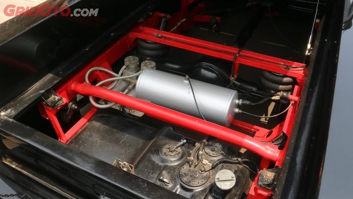 Tabung suspensi udara, sasis custom