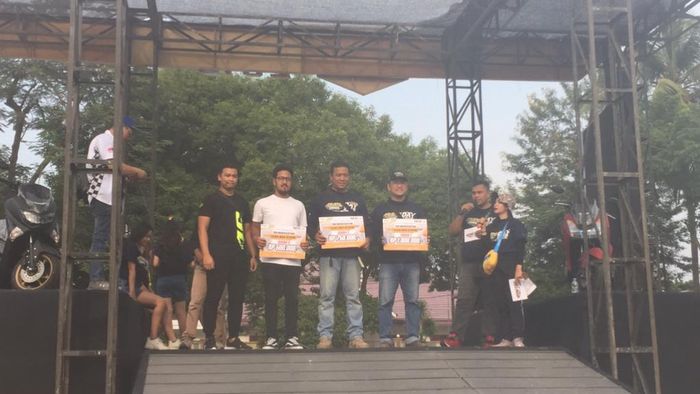 Para juara kontes modifikasi di MAXI Yamaha Tebing Tinggi, Sumatra Utara