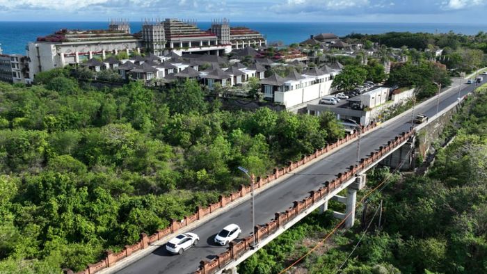 Kementerian PUPR percantik Jalan Siligita-Apurva Kempinski sepanjang 6,5 km merupakan akses tamu negara menuju venue utama KTT G20 Bali.
