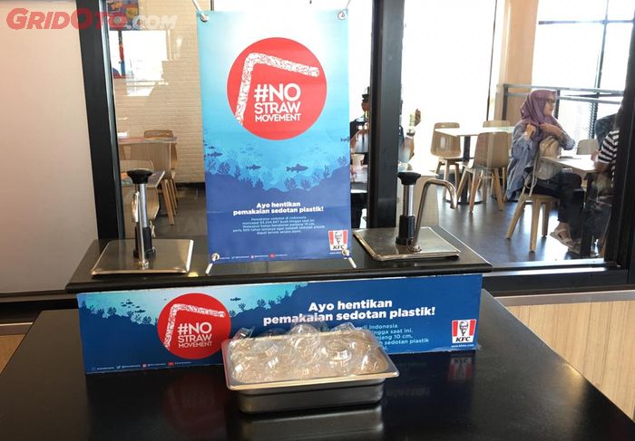 KFC Indonesia tidak menyediakan sedotan plastik sekali pakai untuk konsumennya