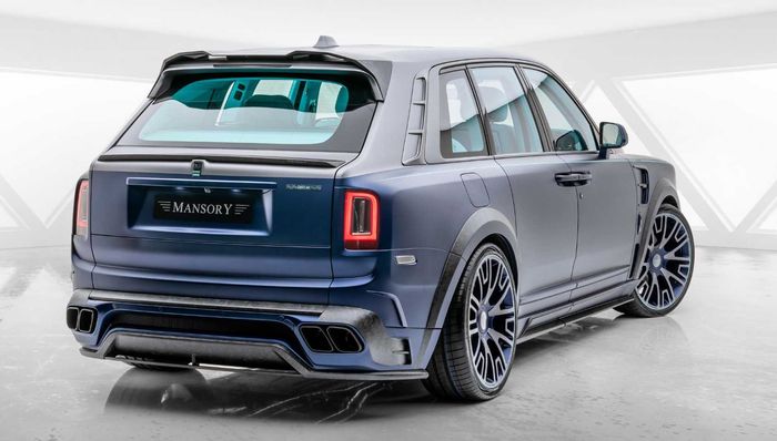 Rolls-Royce Cullinan hasil karya Mansory
