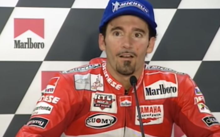 Wajah Max Biaggi ruam merah di MotoGP Catalunya 2001