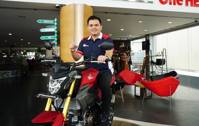 Lerri Gunawan, General Manager Motorcycle Sales, Marketing, &amp; Logistic DAM. Beli All New Honda CB150R di Honda Jabar Virtual Expo lebih hemat hingga Rp 2,6 jutaan