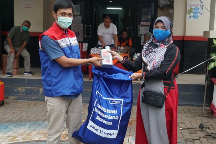 Pertamina gelar Program Sampah Tukar Oli melalui Bank Sampah Berkah Kelurahan Tugu Selatan, Jakarta Utara