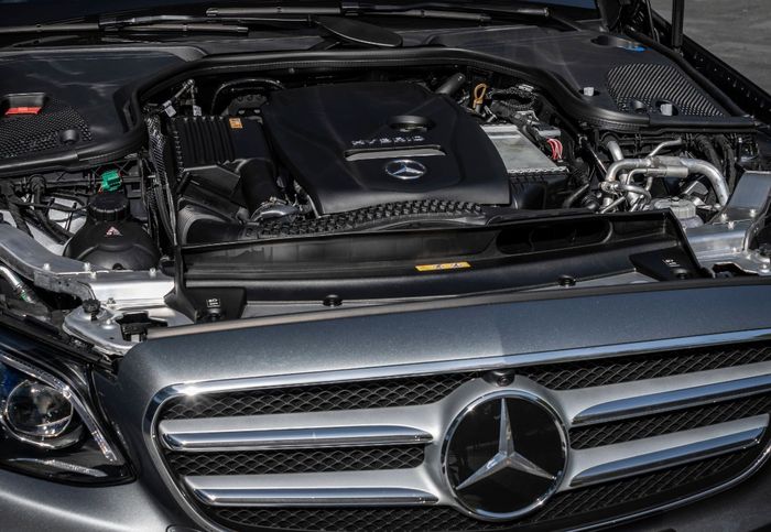 Mercedes-Benz E-Class Pertama Berteknologi Plug-In Hybrid Resmi Hadir di Indonesia