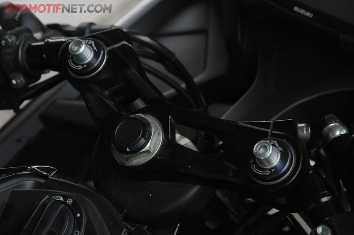 Suzuki GSX-150 Series pasang preload, mudah setelan keras dan empuk suspensi depan